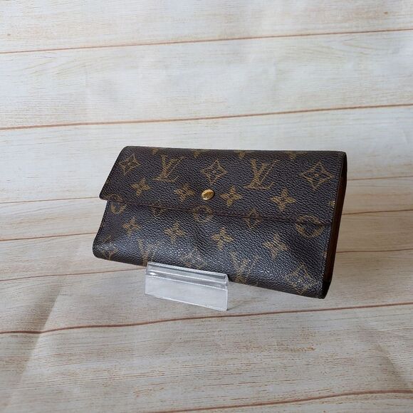Authentic Louis Vuitton Signature Logo Long Wallet Snap Closure - Picture 1 of 16